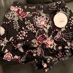 LF Stores floral skort. New with tags size 8/Small